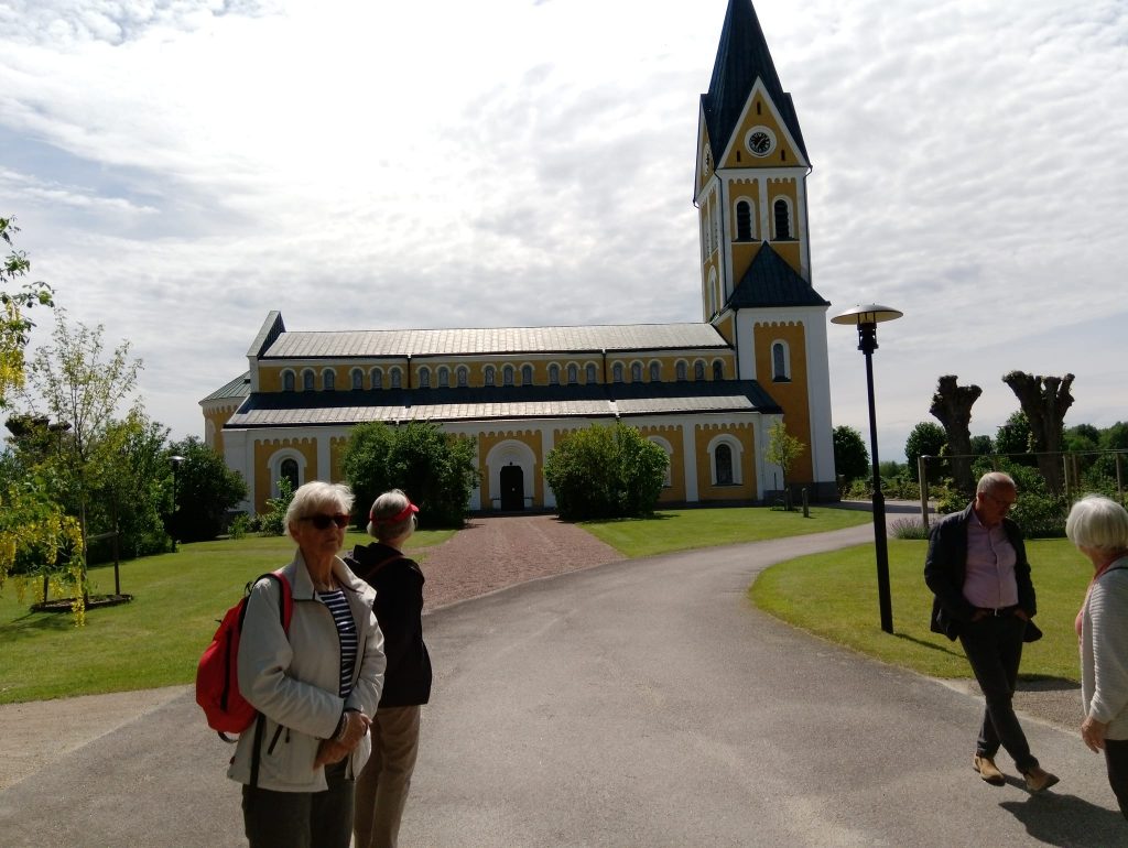 Historiska kulturvandringar besökte bland annat den pampiga kyrkan.
