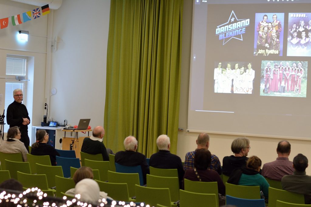 Sista föreläsningen för terminen handlade om dansband i Blekinge och det dansbandsprojekt som etnologen Jonas Eckerbom leder på Blekinge museum