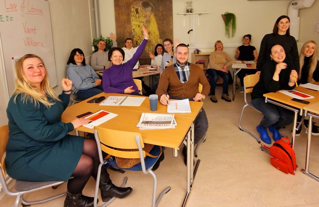 Stor glädje och engagemang i starten för den ambitiösa utbildningen Care of Folkbildningen, som riktar sig till ukrainare